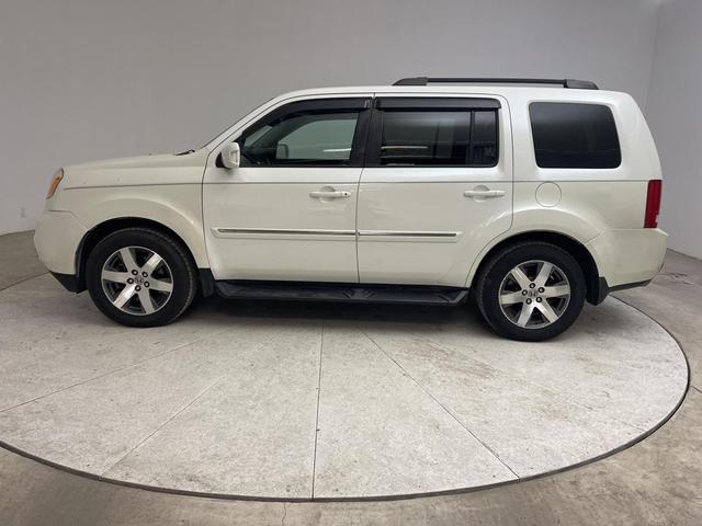 Photo of 2013 Taffeta White Honda Pilot