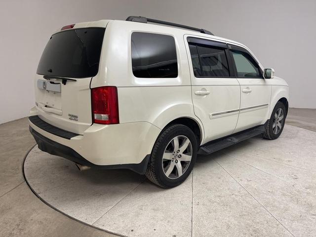 Photo of 2013 Taffeta White Honda Pilot