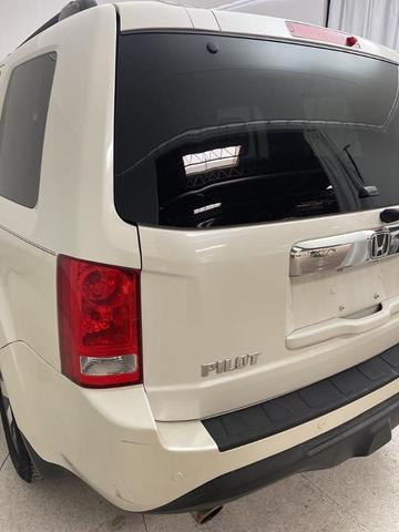 Photo of 2013 Taffeta White Honda Pilot
