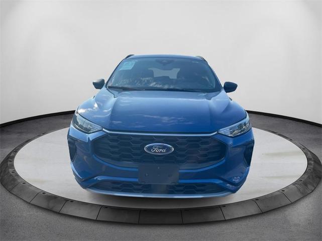 Photo of 2023 Atlas Blue Metallic Ford Escape