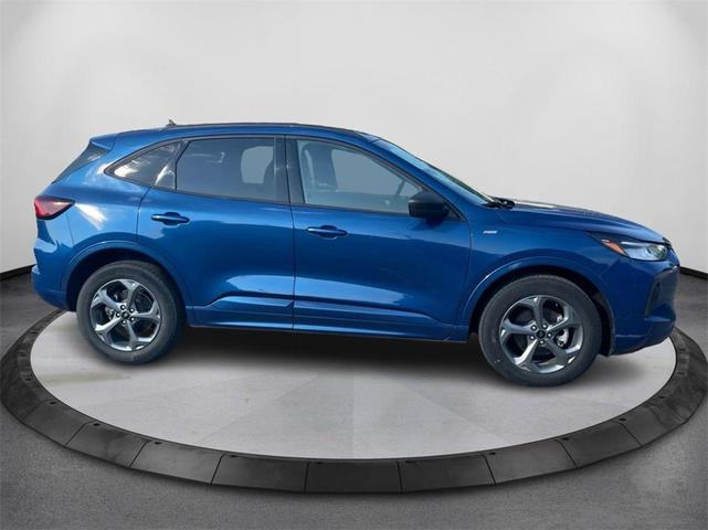 Photo of 2023 Atlas Blue Metallic Ford Escape