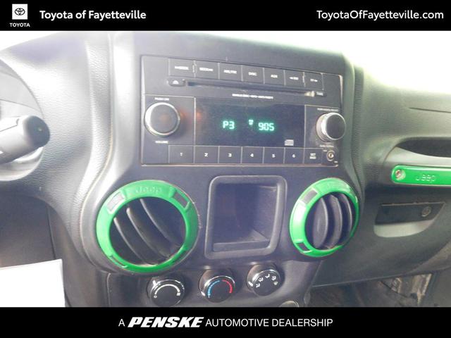 Photo of 2015 Tank Jeep Wrangler