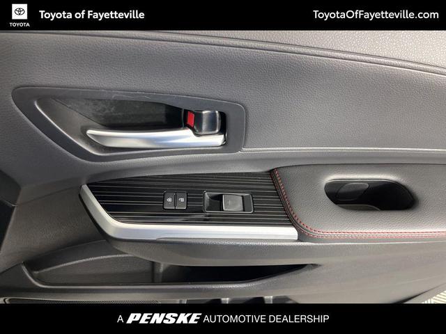 Photo of 2025 Ice Cap Toyota Sienna