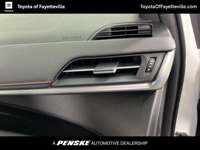 Photo of 2025 Ice Cap Toyota Sienna