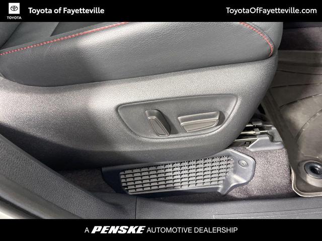 Photo of 2025 Ice Cap Toyota Sienna