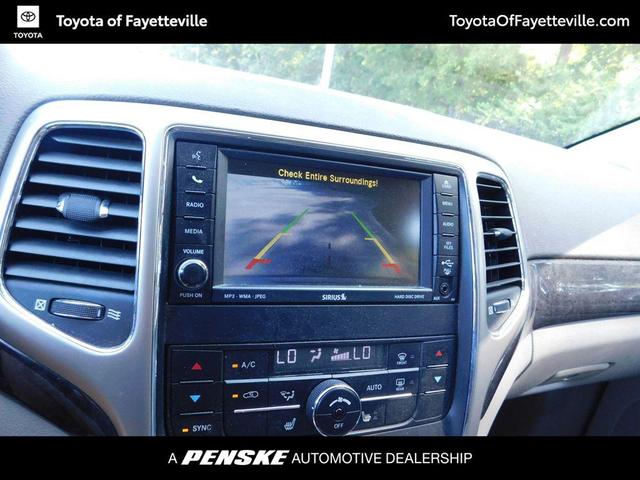 Photo of 2011 Brilliant Black Crystal Pearlcoat Jeep Grand Cherokee