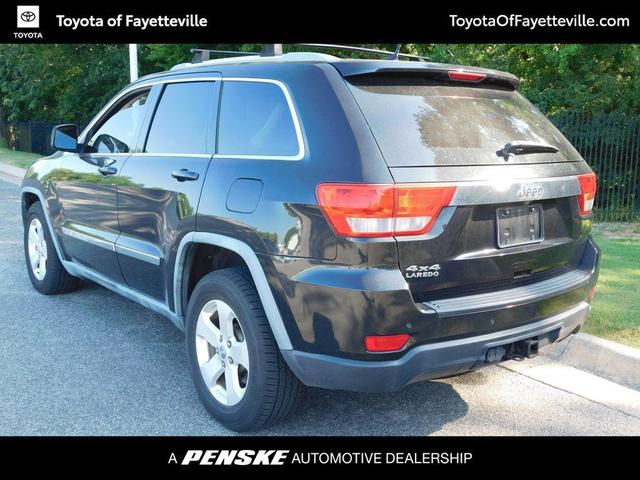 Photo of 2011 Brilliant Black Crystal Pearlcoat Jeep Grand Cherokee
