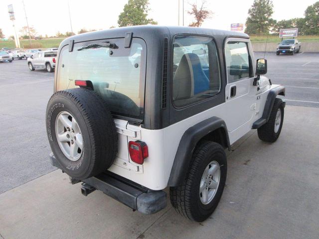 Photo of 2002 White Jeep Wrangler