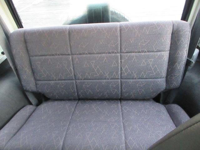 Photo of 2002 White Jeep Wrangler