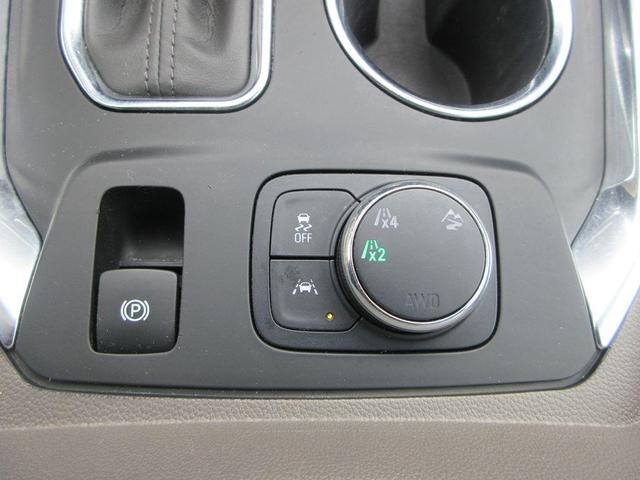 Photo of 2020 Summit White Chevrolet Traverse