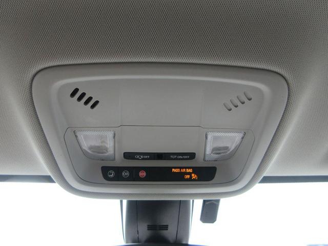 Photo of 2020 Summit White Chevrolet Traverse