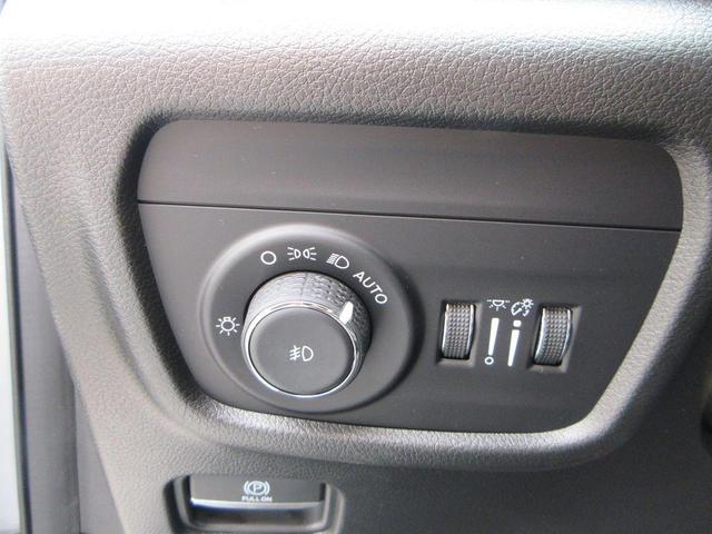 Photo of 2023 Silver Zynith Jeep Grand Cherokee L