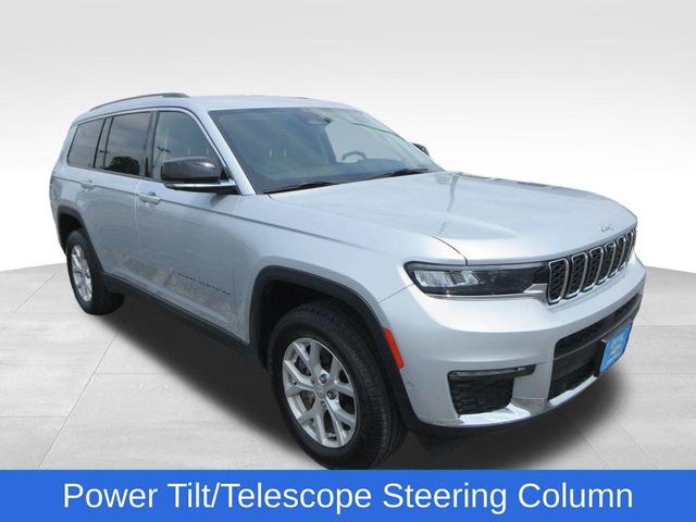 Photo of 2023 Silver Zynith Jeep Grand Cherokee L