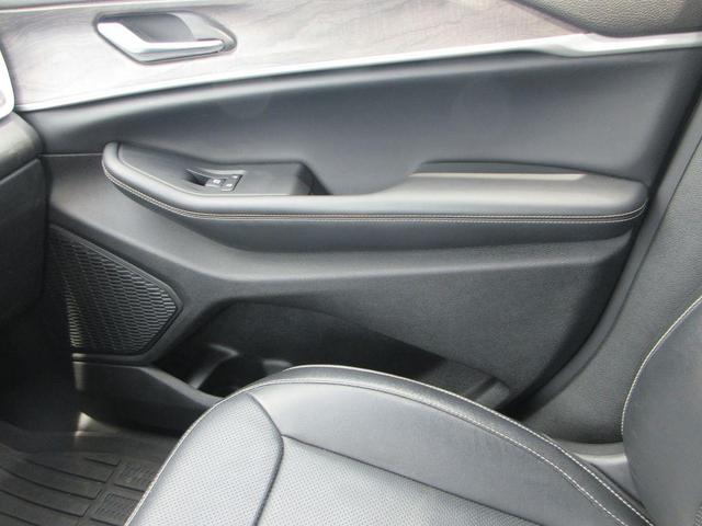 Photo of 2023 Silver Zynith Jeep Grand Cherokee L