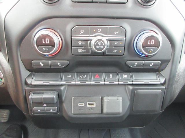 Photo of 2019 Black Chevrolet Silverado 1500