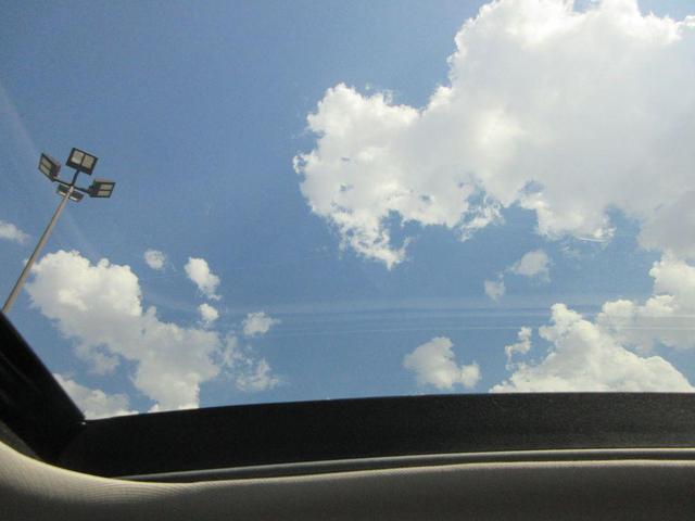 Photo of 2021 Glacial White Pearl Kia K5