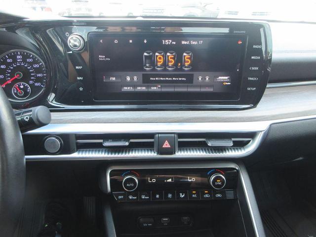Photo of 2021 Glacial White Pearl Kia K5