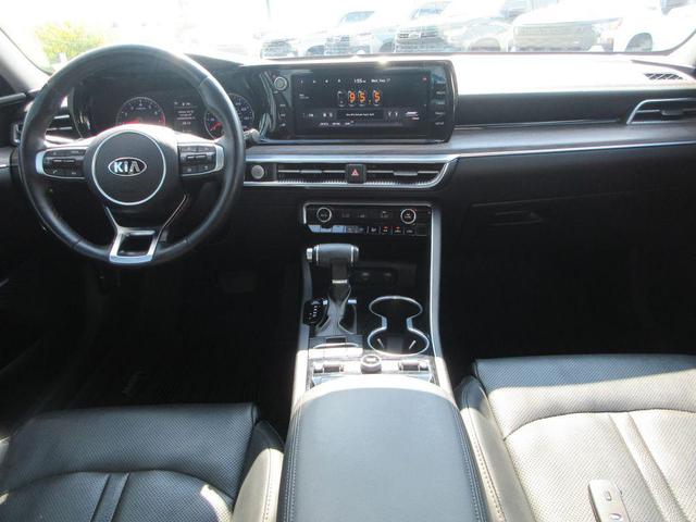 Photo of 2021 Glacial White Pearl Kia K5