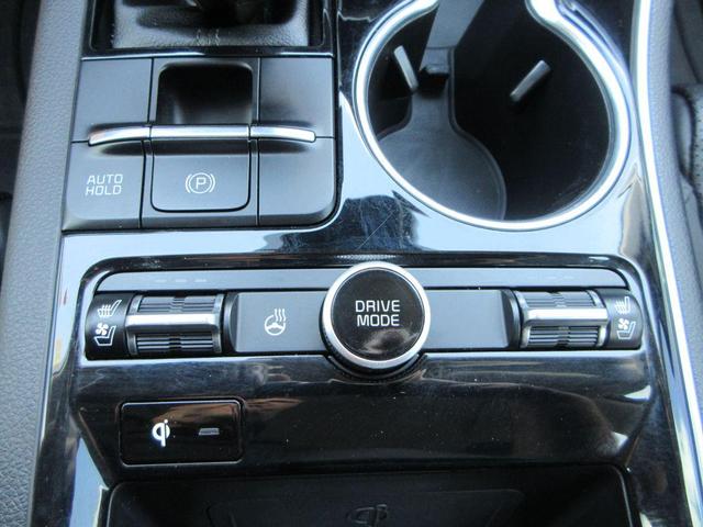 Photo of 2021 Glacial White Pearl Kia K5