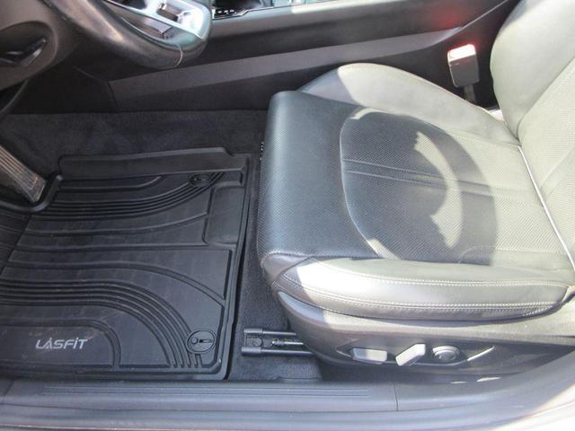 Photo of 2021 Glacial White Pearl Kia K5