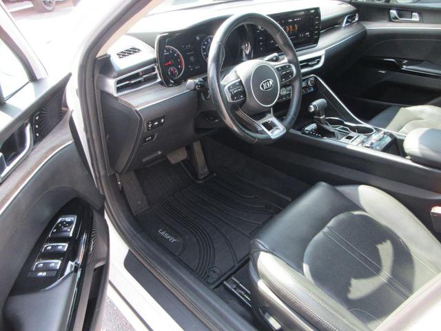Photo of 2021 Glacial White Pearl Kia K5