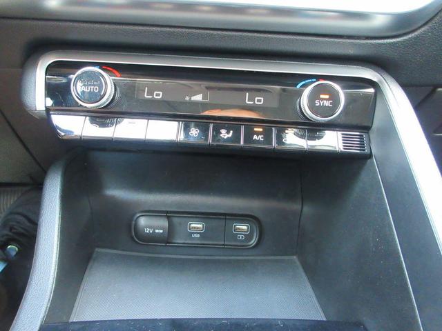 Photo of 2021 Glacial White Pearl Kia K5