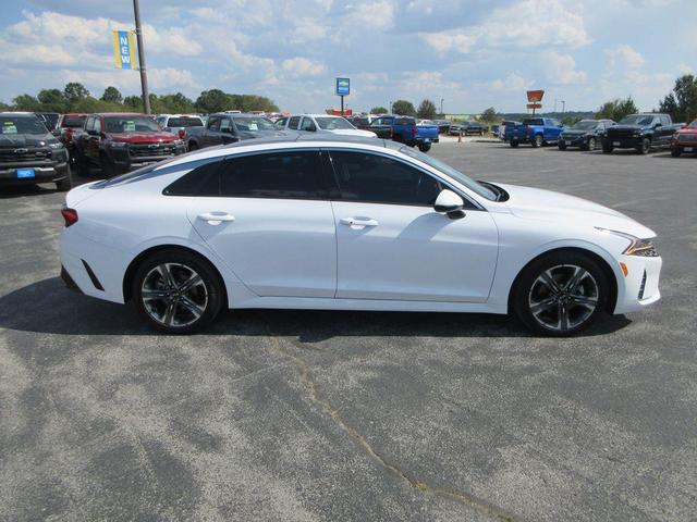 Photo of 2021 Glacial White Pearl Kia K5