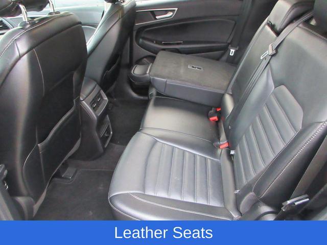 Photo of 2018 Ingot Silver Ford Edge