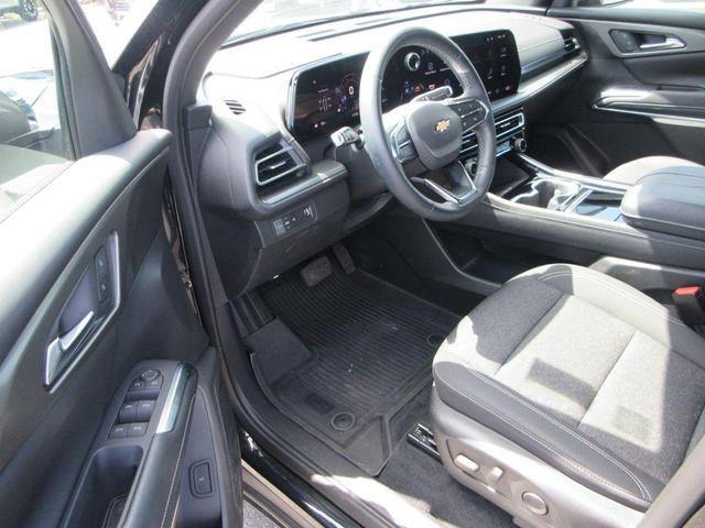Photo of 2024 Mosaic Black Metallic Chevrolet Traverse