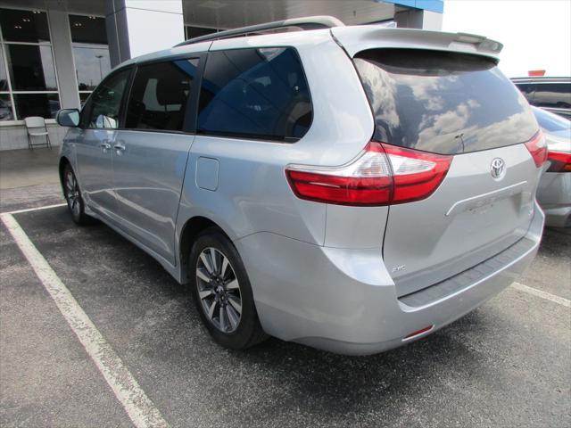 Photo of 2019 Celestial Silver Metallic Toyota Sienna
