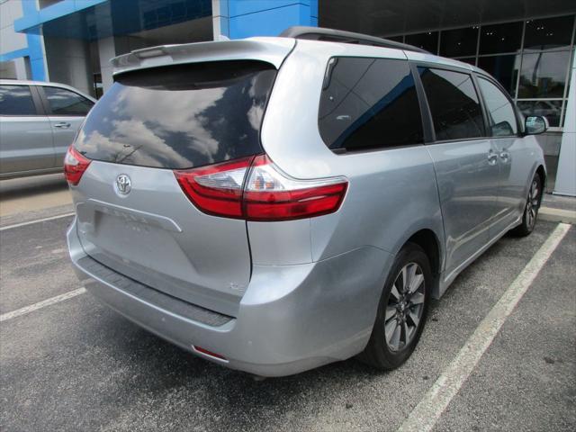 Photo of 2019 Celestial Silver Metallic Toyota Sienna