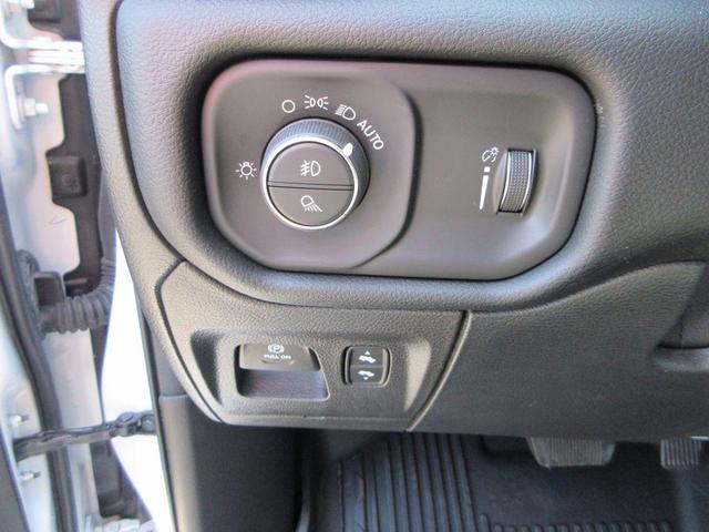 Photo of 2022 Bright White Clearcoat RAM 1500