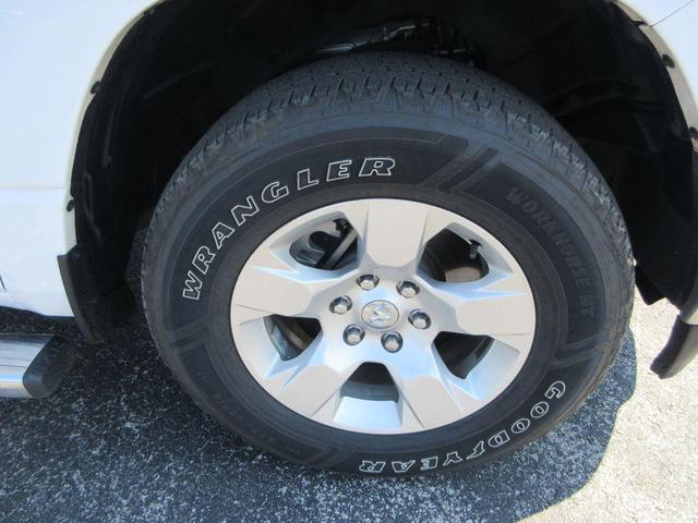 Photo of 2022 Bright White Clearcoat RAM 1500