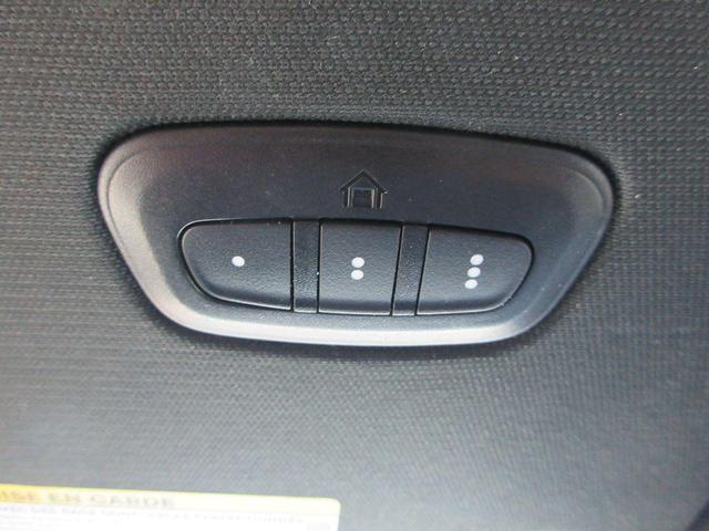 Photo of 2022 Bright White Clearcoat RAM 1500