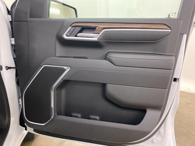 Photo of 2025 Summit White Chevrolet Silverado 1500