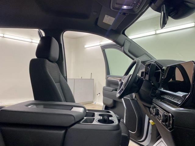 Photo of 2025 Summit White Chevrolet Silverado 1500
