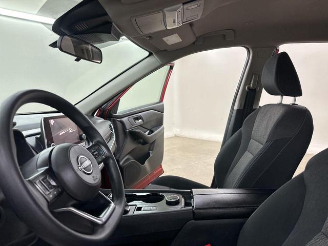 Photo of 2024 Scarlet Ember Tintcoat Nissan Rogue