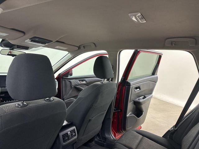 Photo of 2024 Scarlet Ember Tintcoat Nissan Rogue