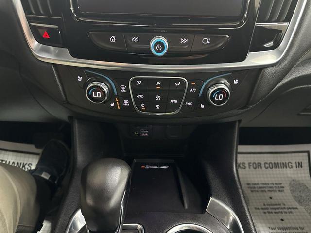 Photo of 2022 Mosaic Black Metallic Chevrolet Traverse