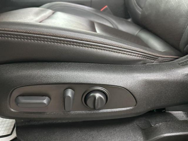 Photo of 2022 Mosaic Black Metallic Chevrolet Traverse