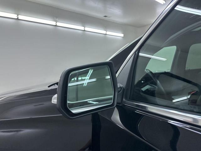 Photo of 2022 Mosaic Black Metallic Chevrolet Traverse