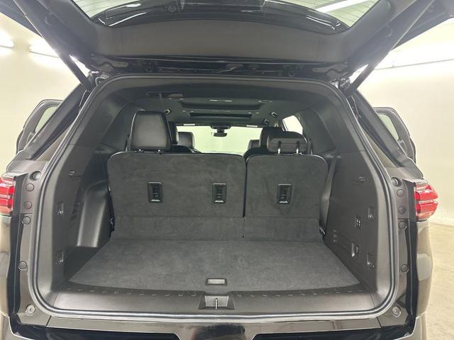 Photo of 2022 Mosaic Black Metallic Chevrolet Traverse