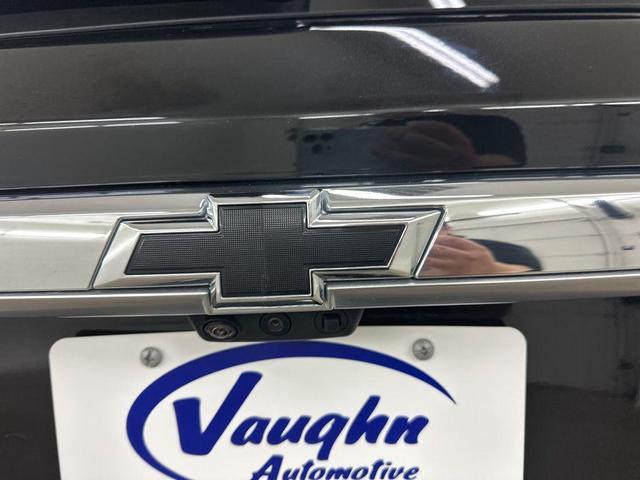 Photo of 2022 Mosaic Black Metallic Chevrolet Traverse
