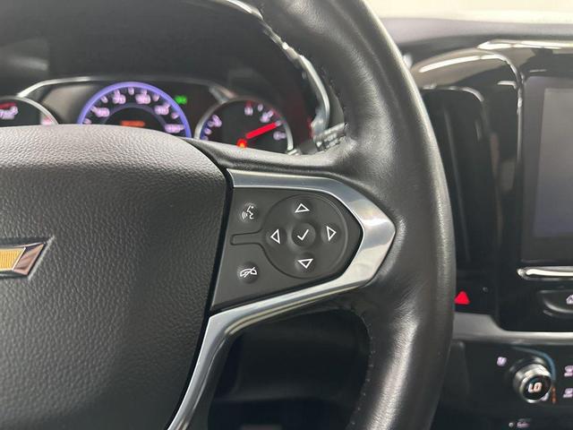 Photo of 2022 Mosaic Black Metallic Chevrolet Traverse