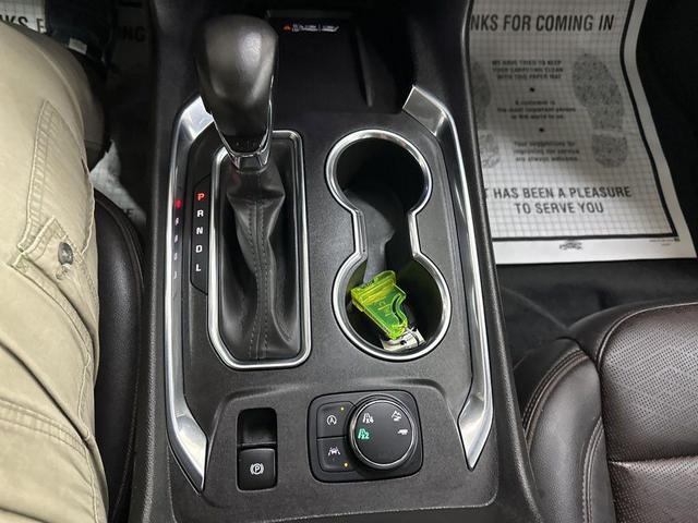 Photo of 2022 Mosaic Black Metallic Chevrolet Traverse
