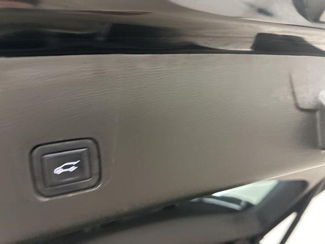 Photo of 2022 Mosaic Black Metallic Chevrolet Traverse
