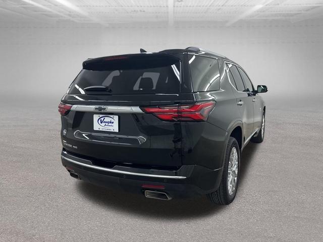 Photo of 2022 Mosaic Black Metallic Chevrolet Traverse
