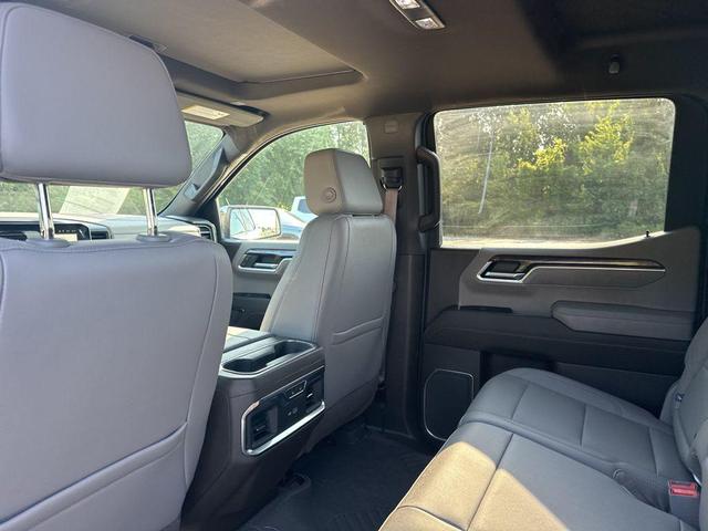 Photo of 2022 Iridescent Pearl Tricoat Chevrolet Silverado 1500
