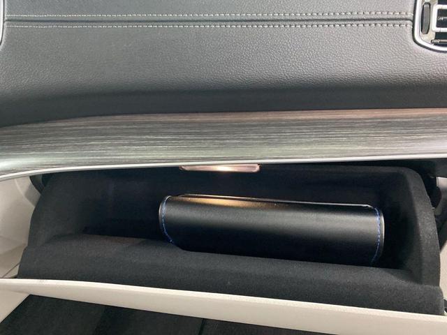 Photo of 2024 Bright White Clearcoat Jeep Wagoneer