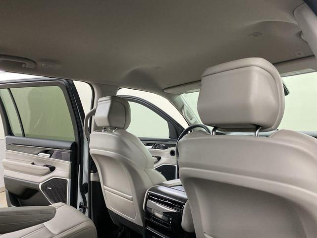 Photo of 2024 Bright White Clearcoat Jeep Wagoneer